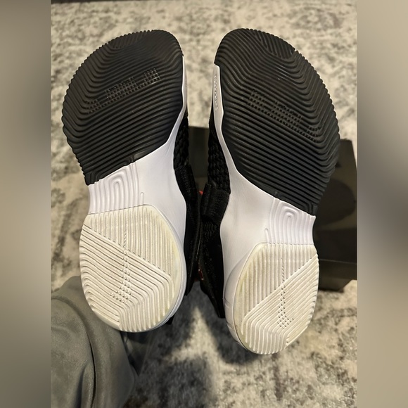 Men’s Nike Lebron Soldier XII size 7.5 basketball shoes. main image 5